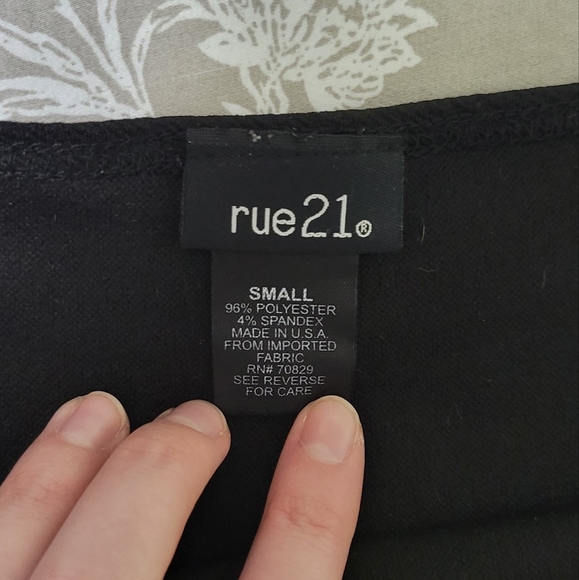 Rue 21 Cropped halter/off the shoulder top - Picture 2 of 4